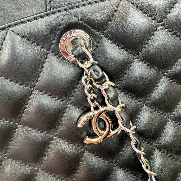 CHANEL Black Lambskin Cambon Shoulder/Tote - Picture 16 of 16